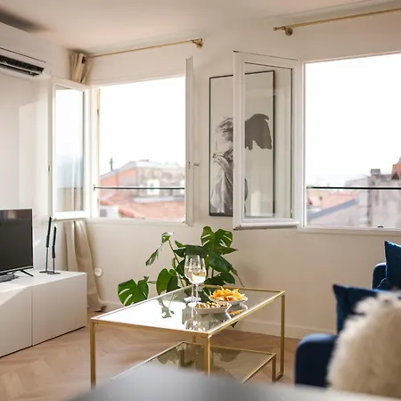Stunning In The Heart Of Old Town Apartment Nice