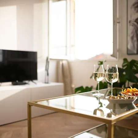 Stunning In The Heart Of Old Town