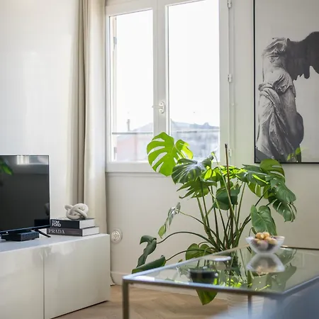 Stunning In The Heart Of Old Town Apartment *